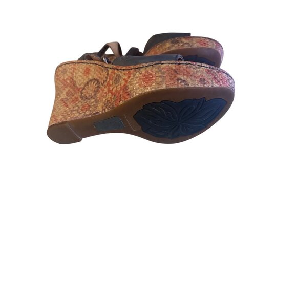 Born Handcrafted blue floral wedge leather sandals size 7M - Picture 5 of 7